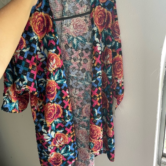 NWT LuLaRoe Lindsay cardigan Sweater, size S - Picture 6 of 6